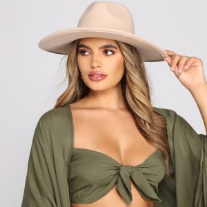 Effortlessly On-Trend Panama Hat