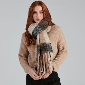 Buffalo Plaid Noodle Fringe Blanket Scarf