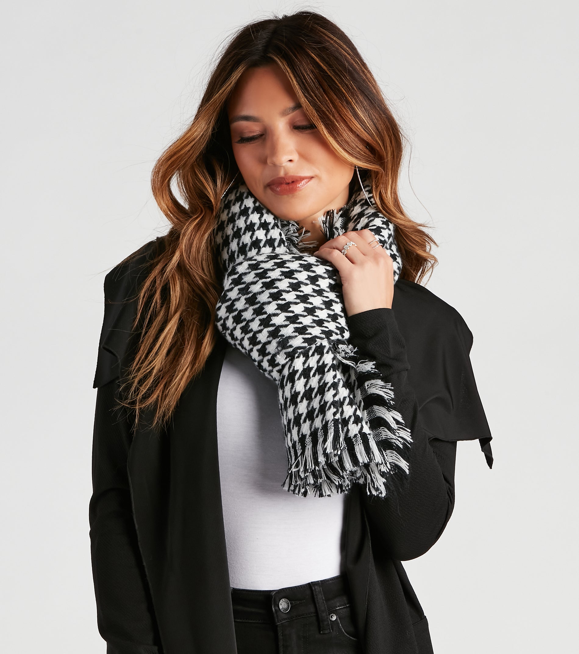 Chic Houndstooth Fringe Blanket Scarf - Image 2