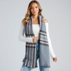 SoHo Plaid Frey Hem Scarf