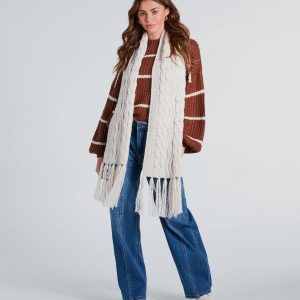 Cozy Cutie Cable Knit Fringe Scarf