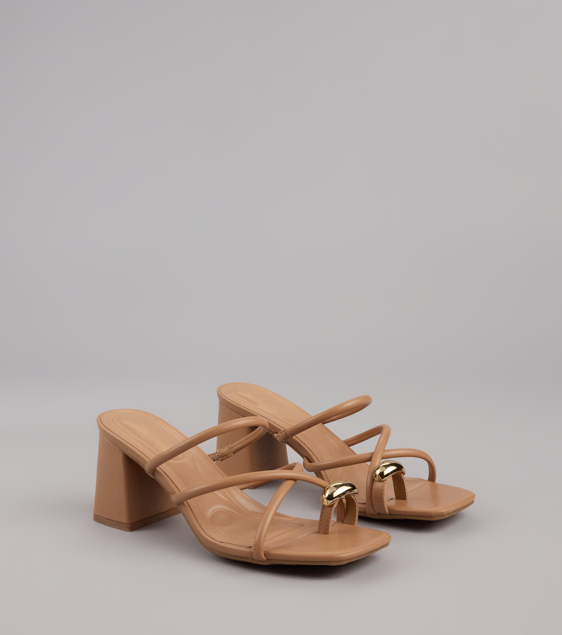 Walking Pretty Toe Ring Heels - Image 9