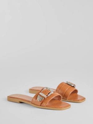 Legendary Style Western Buckle Faux Leather Sandals