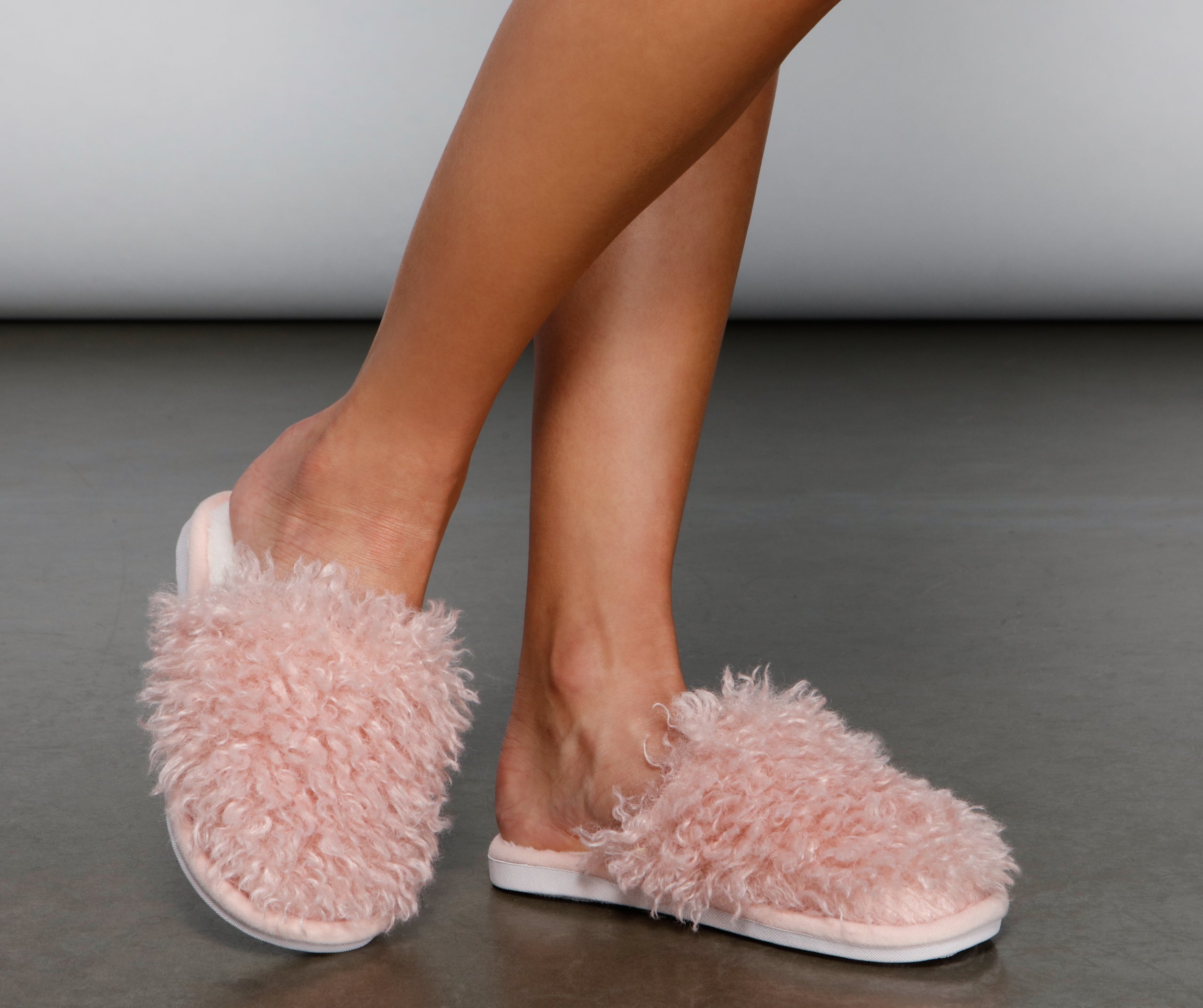 Cozy Life Faux Fur Slippers - Image 8